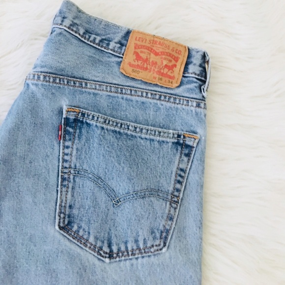 SOLD. Vintage Levi’s 560 High Waisted Jeans - Picture 2 of 8